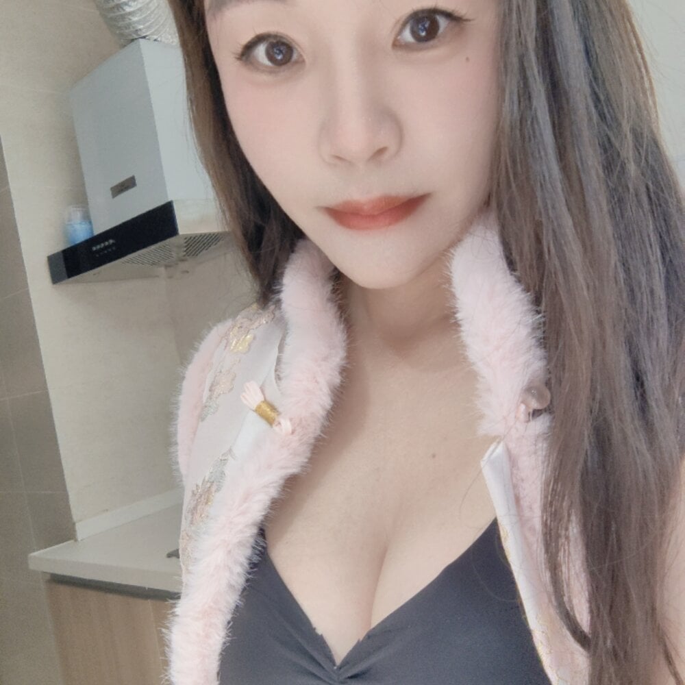 sexcam-girls.com youke-baby livesex profile in lesbian cams