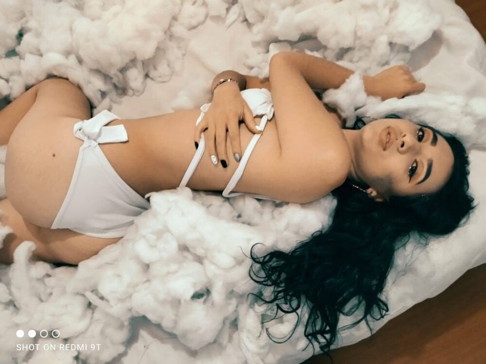 watchgirlcam.com sofi_jonesss livesex profile in spanish cams