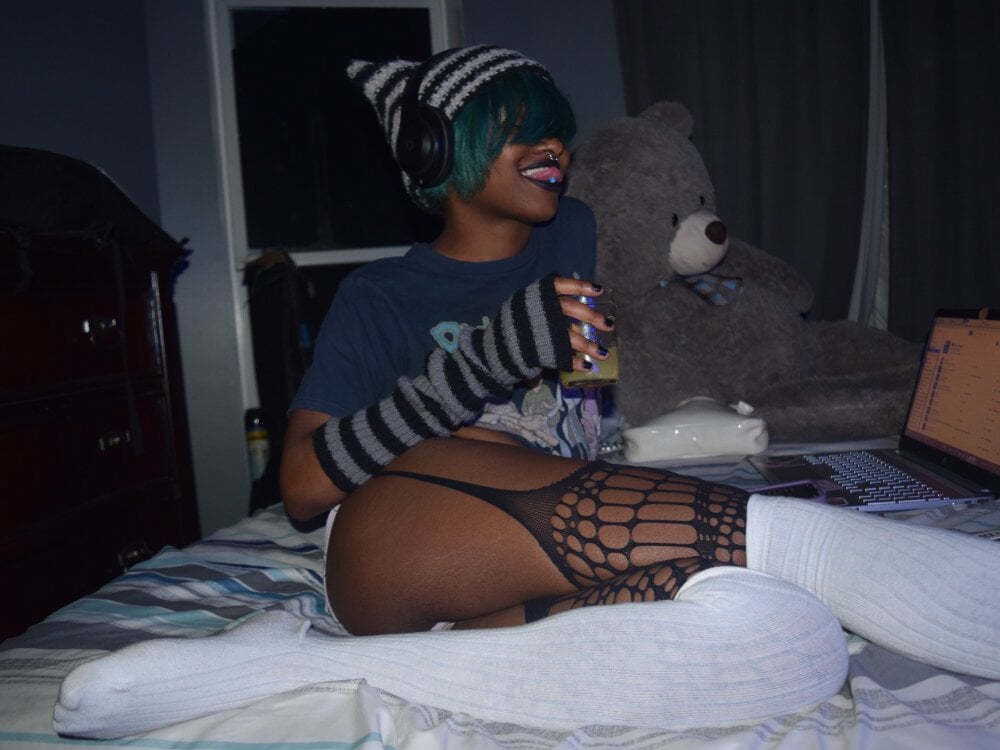 blu-hijinxx from stripchat
