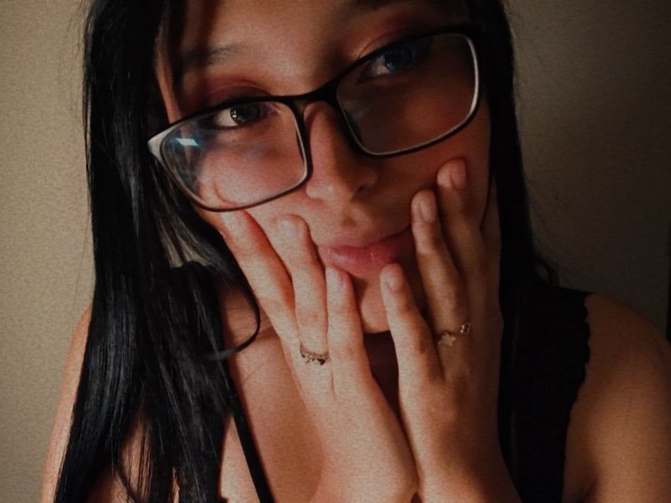 Luna_Adams2