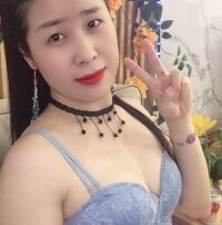_HornyRose_'s Offline Chat Room