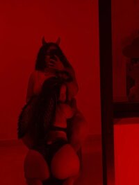 arya_scarlettMZ06's Offline XXX Chat