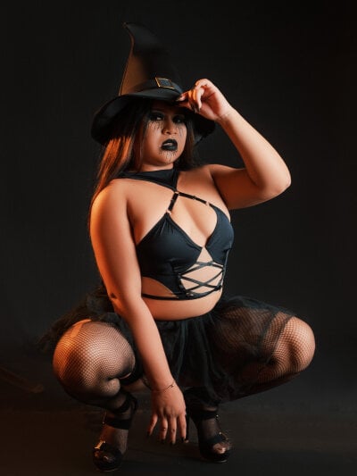 Luna_Sommer - Stripchat Glamour Lovense Blowjob Girl