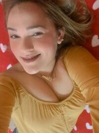 Vickysexy10's Offline Chat Room