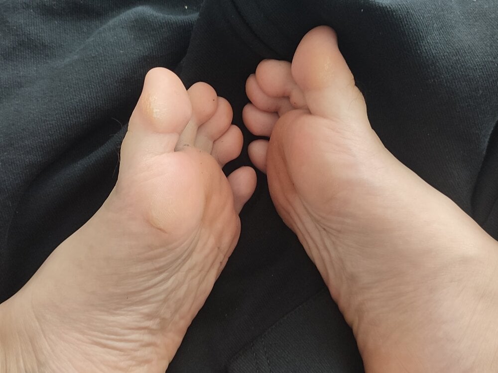 kinkyfootbliss