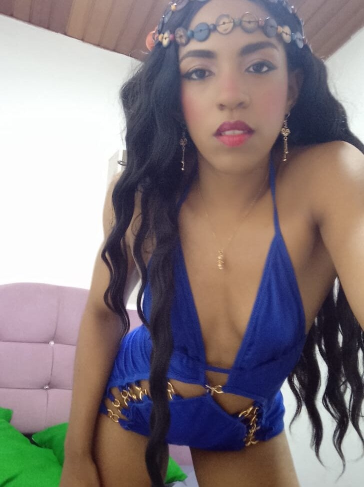 Live sex webcam photo for Issa_Km_ #289982849