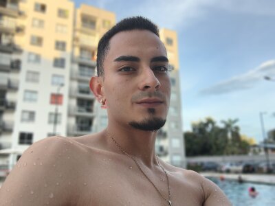 Exlifer Live Cam on StripChat