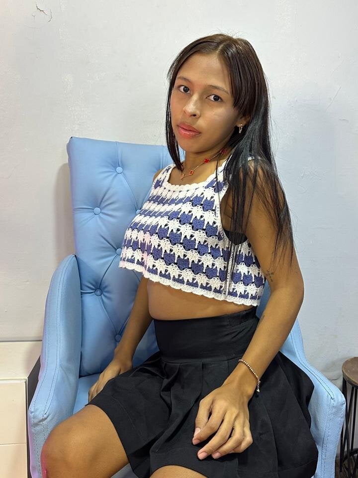 cheapadultsexcams.com valery__meralis livesex profile in latino cams