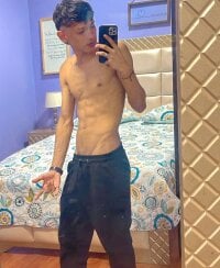 andy_bigcock01's webcam live show