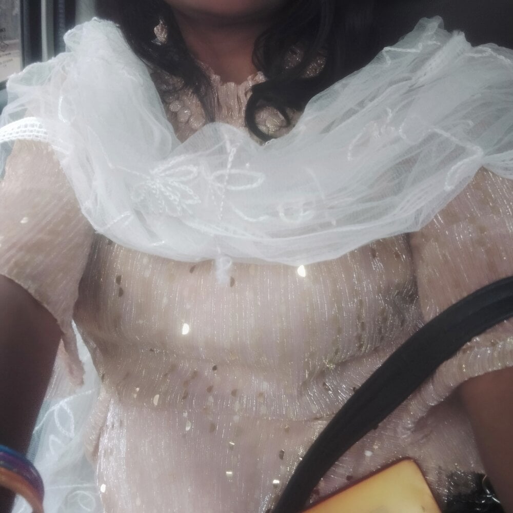 livesex.fan riyahot011 livesex profile in you-are-in-heaven-honey cams