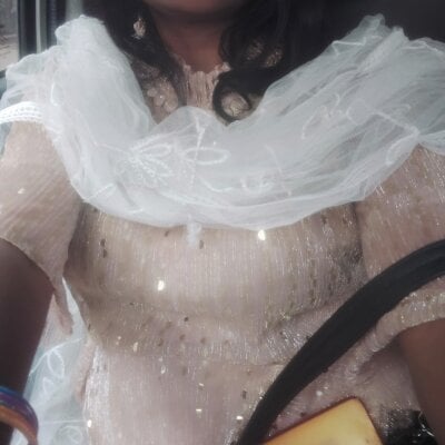 Riyahot011Live Webcam