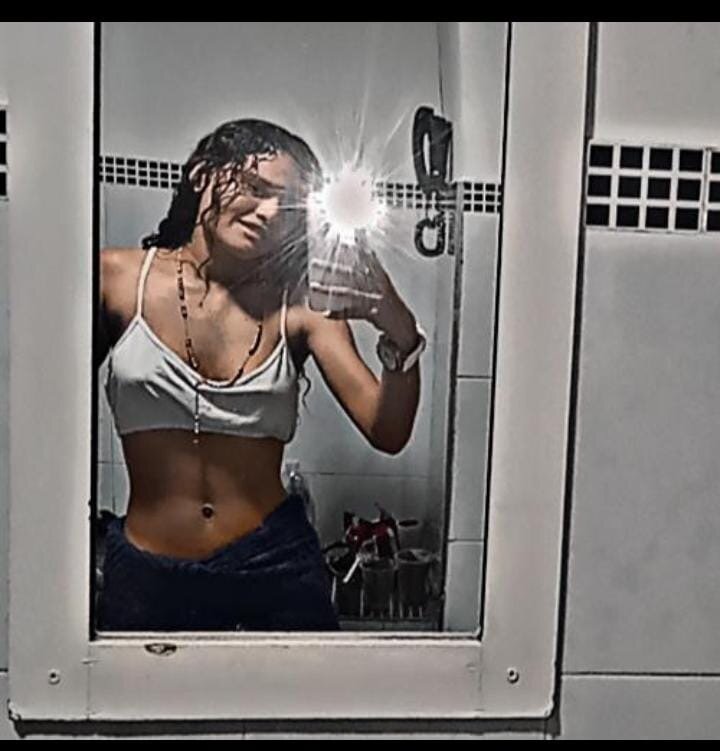 Alexandra_hot10