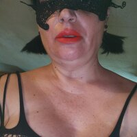 cleopatra19978's Offline Chat Room