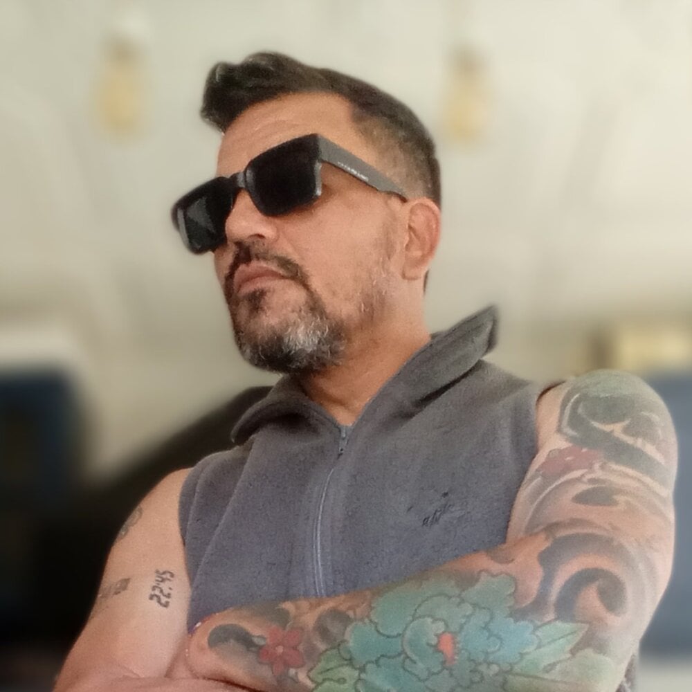 PiercingMalay's Offline XXX Chat