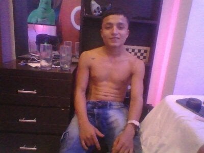 Yissus_20_ Male Twinks Free Webcam Nude