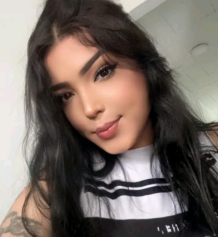 livesex.fan paulasstaar livesex profile in in-your-mysterious-cave cams