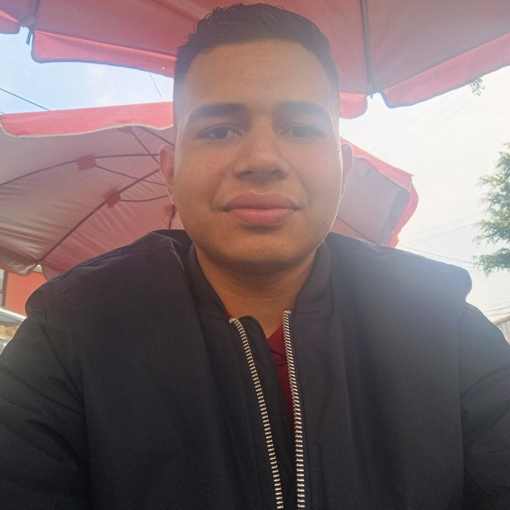gomez123476 from stripchat