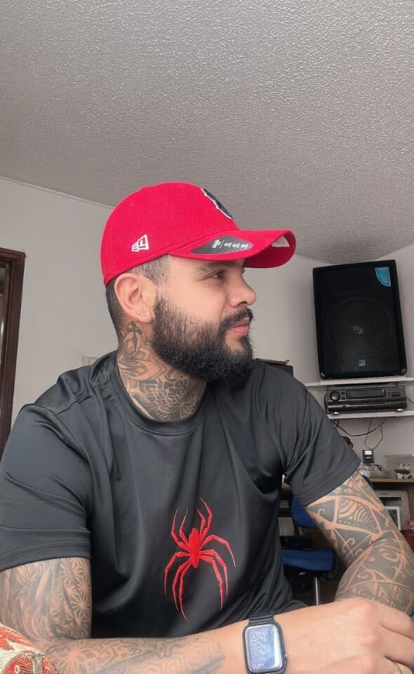 boris1226 Adlı Modelin Çevrimdışı XXX Sohbeti