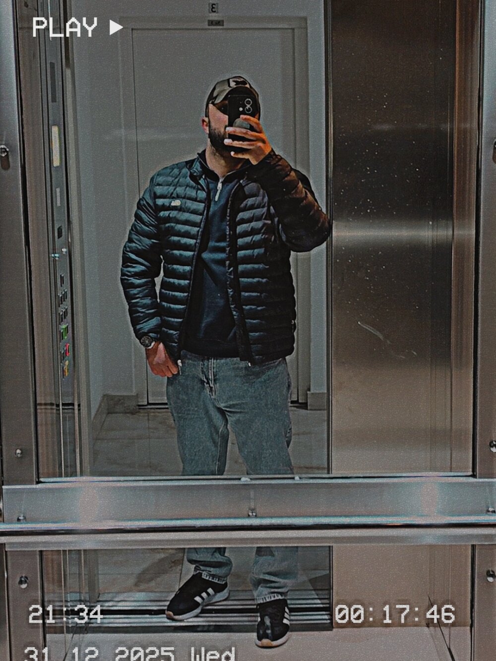 Mertozer01 Chat XXX Ngoại tuyến