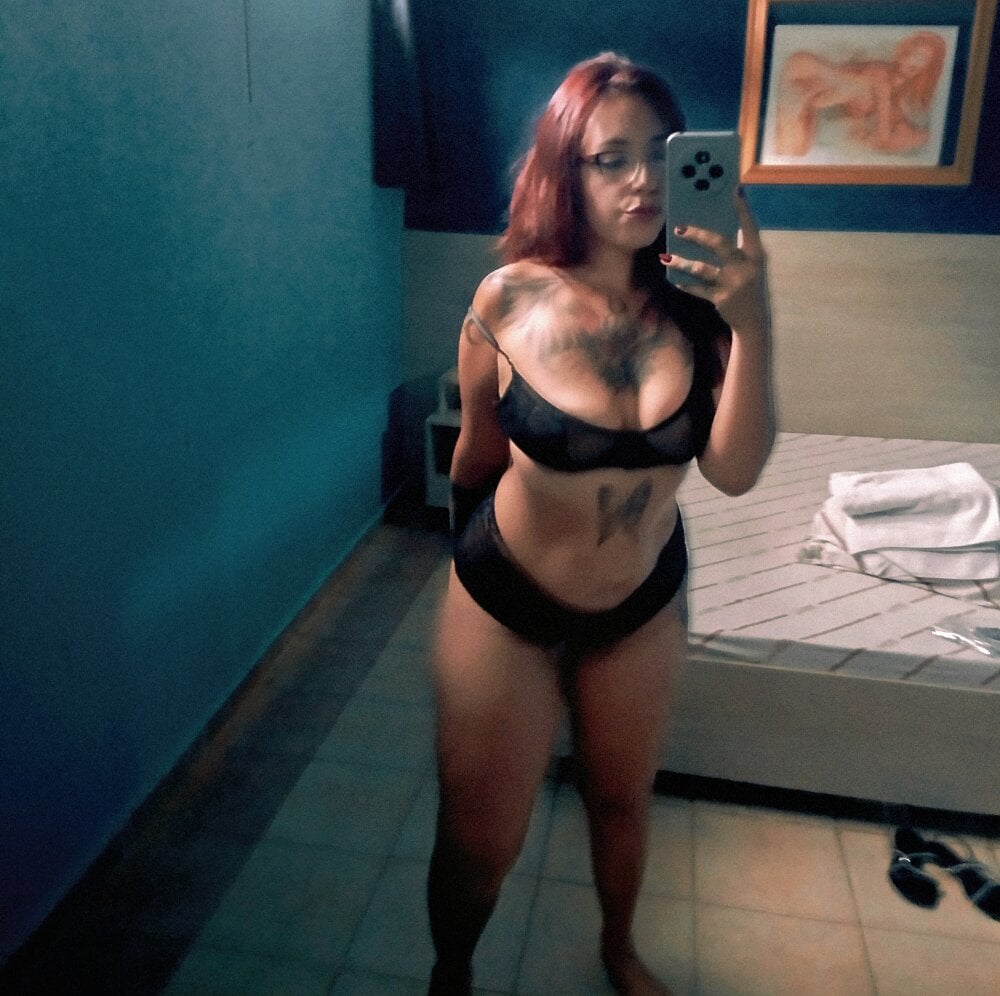 Allexa_rosa's Offline XXX Chat