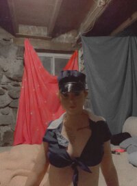 Redchickhottie's Offline Chat Room