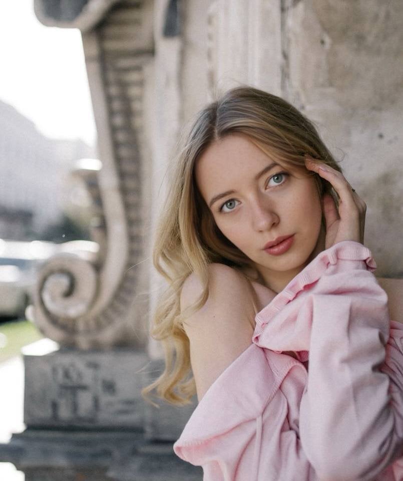 sexlivecamsites.com lorivann livesex profile in behind-youboo-o cams