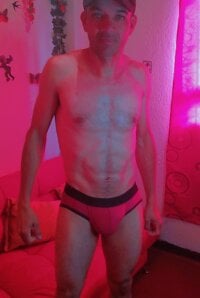 PussiesHot Adlı Modelin Çevrimdışı Sohbet Odası