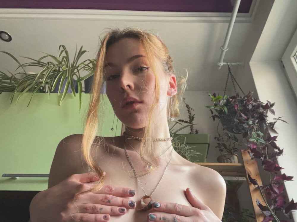 amateursex-livecam.com wavesmia livesex profile in in-the-world-of-pleasures cams