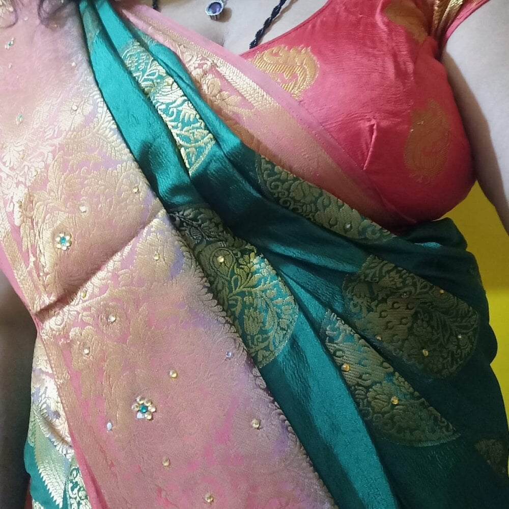 onaircams.com maya_kannada livesex profile in india cams