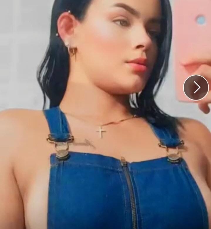 stripchat angeles_cute_17 webcam profile pic via chatnmate.com