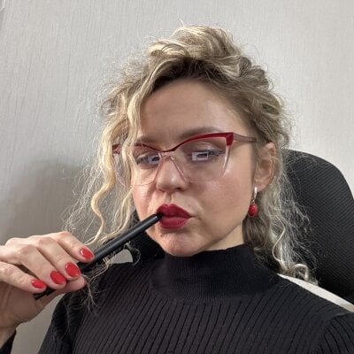 nylon_play from stripchat