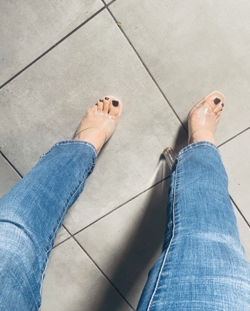 Watch Elvira75 live on cam on StripChat