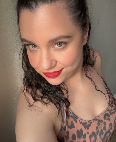 Thecurvybrat