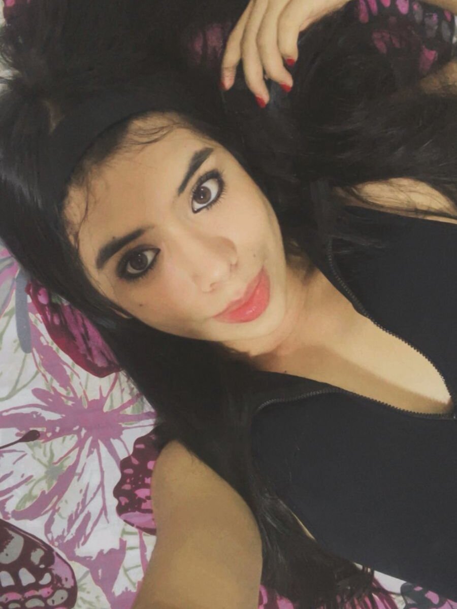 privat-livecam.com chloe_blowjob livesex profile in white cams