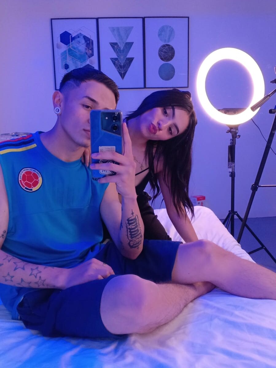 Offline XXX chat modela paullette_jakke