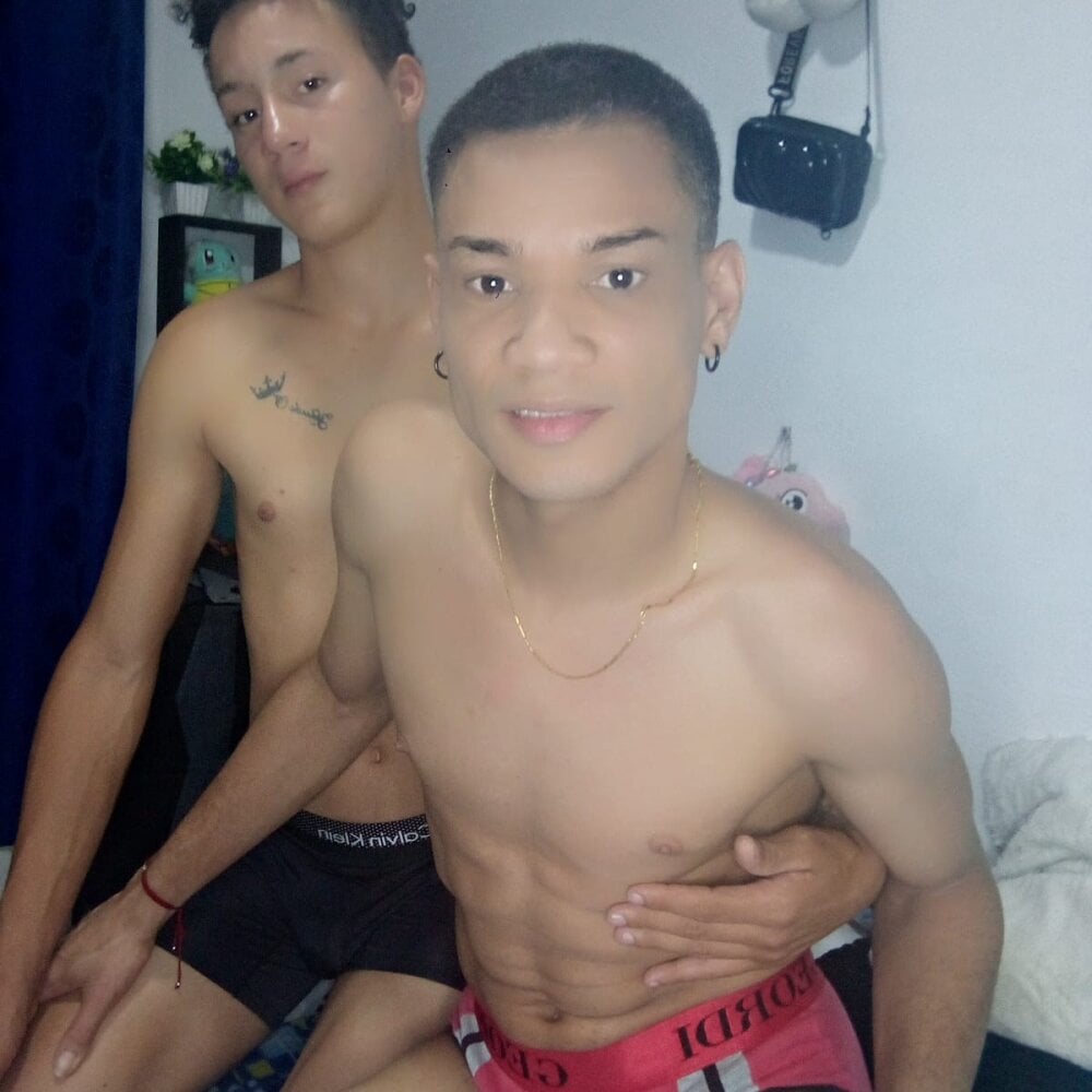 Watch  MaxAndByron live on StripChat