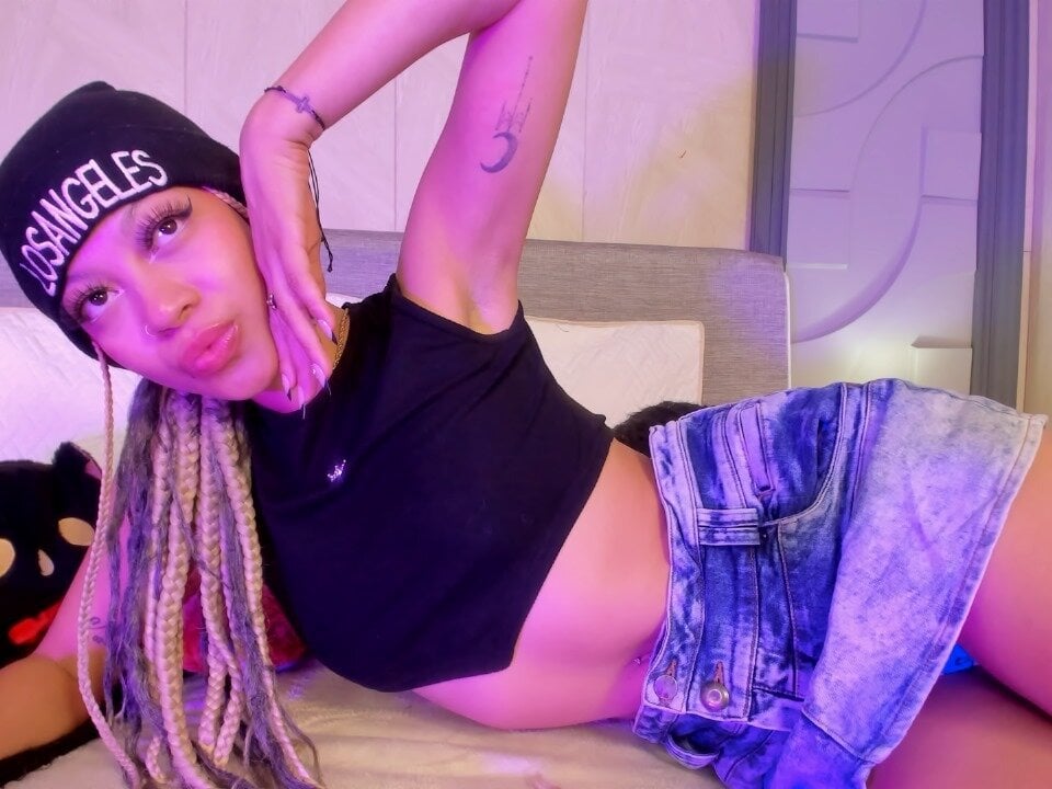 stripchat jenniferhillss webcam profile pic via livesex.fan