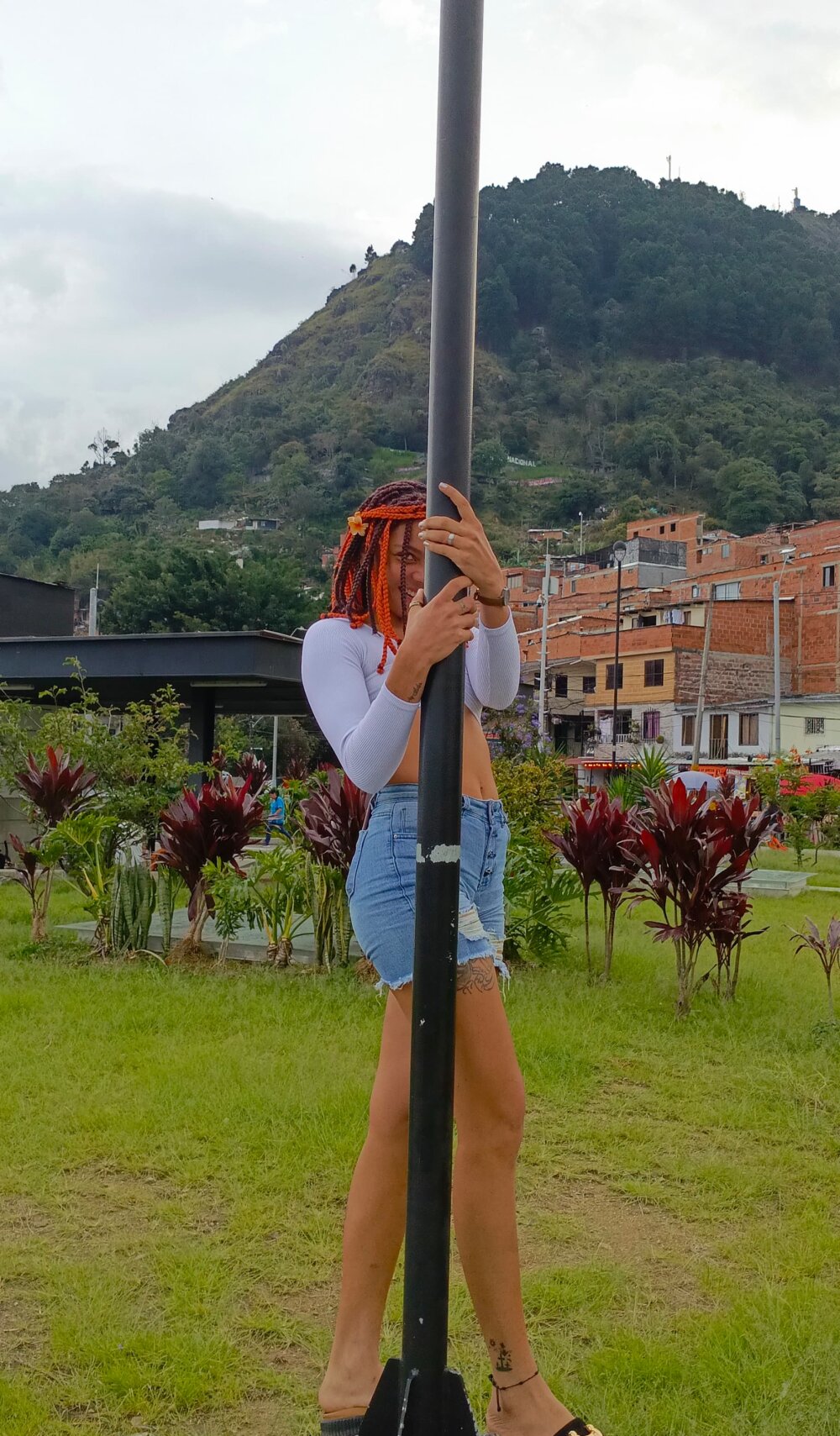 leona_sumiza webcam profile - Chinese