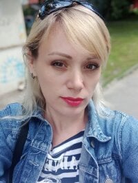 Good_Cobra_'s Offline Chat Room