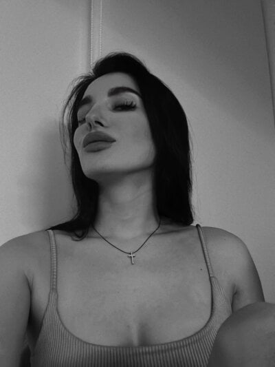 KristinLaur - Stripchat Lovense Best Cam2cam Girl 