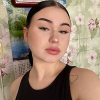 shy_alexa077's Offline XXX Chat