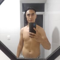 leandro_69_'s Offline XXX Chat