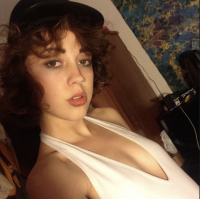 fairyfreakfest's Offline XXX Chat