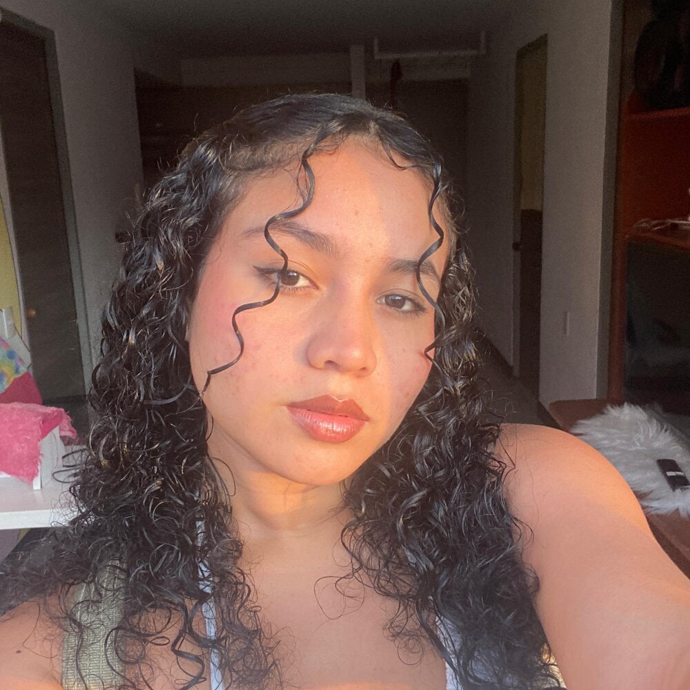 chloewine profile