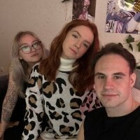 triple_be_show's Offline Chat Room