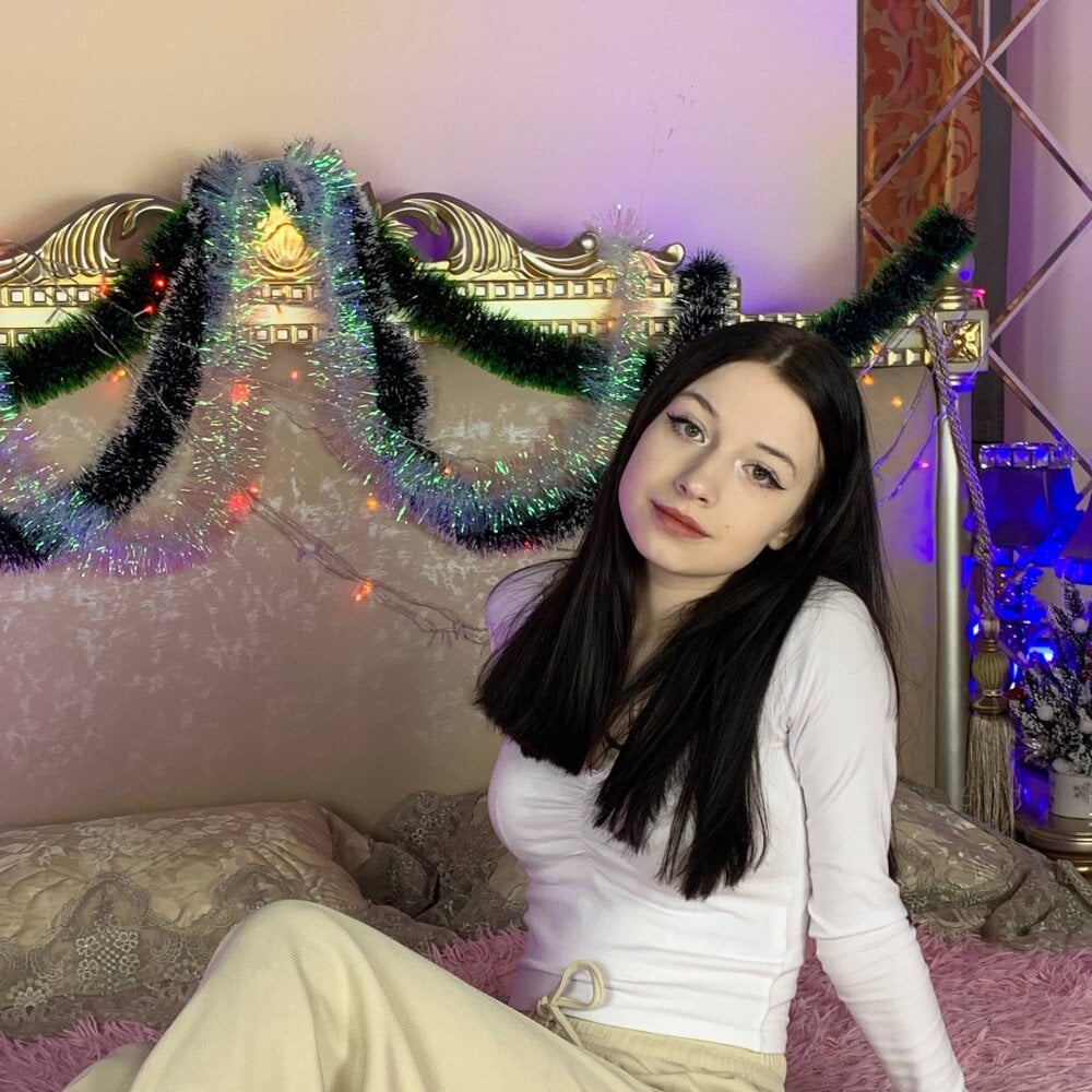 livesex.fan alicepowells livesex profile in in-your-mind-colombogermany cams