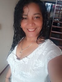 lali569's Offline Chat Room