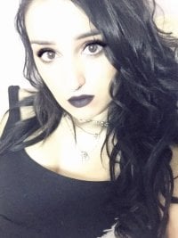 Jullya_May's Offline Chat Room