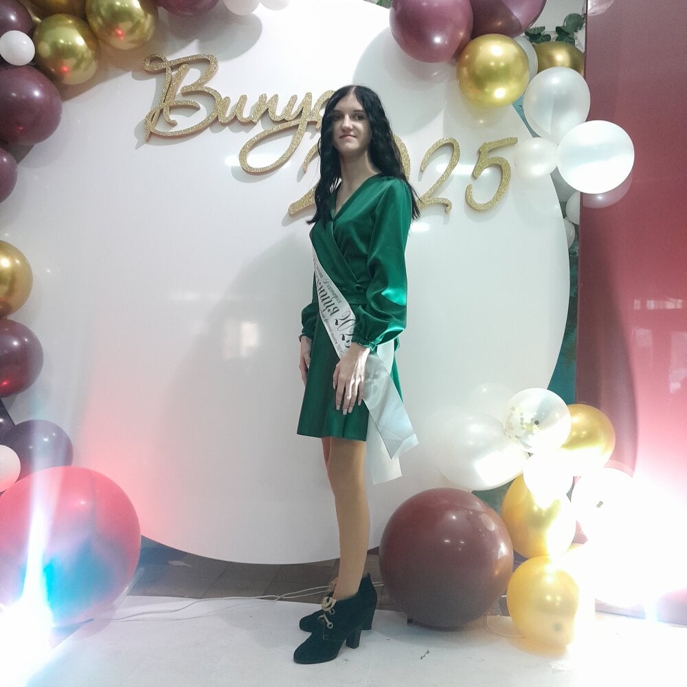 stripchat casey_jeannie webcam profile pic via onaircams.com