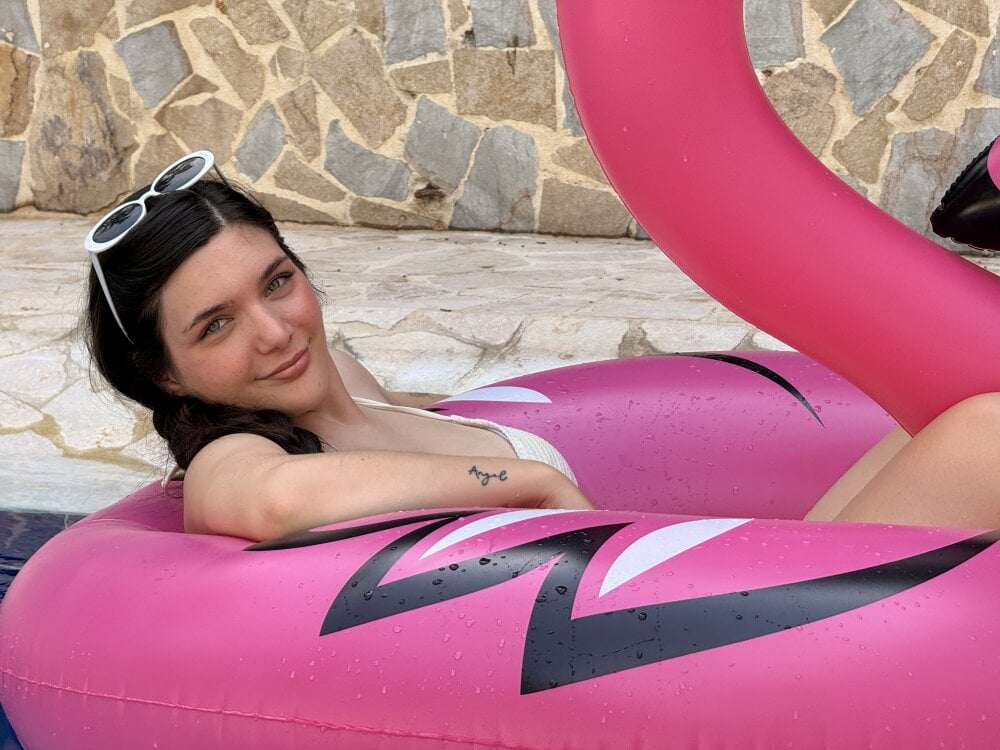 AriCollinssのオフラインXXXチャット